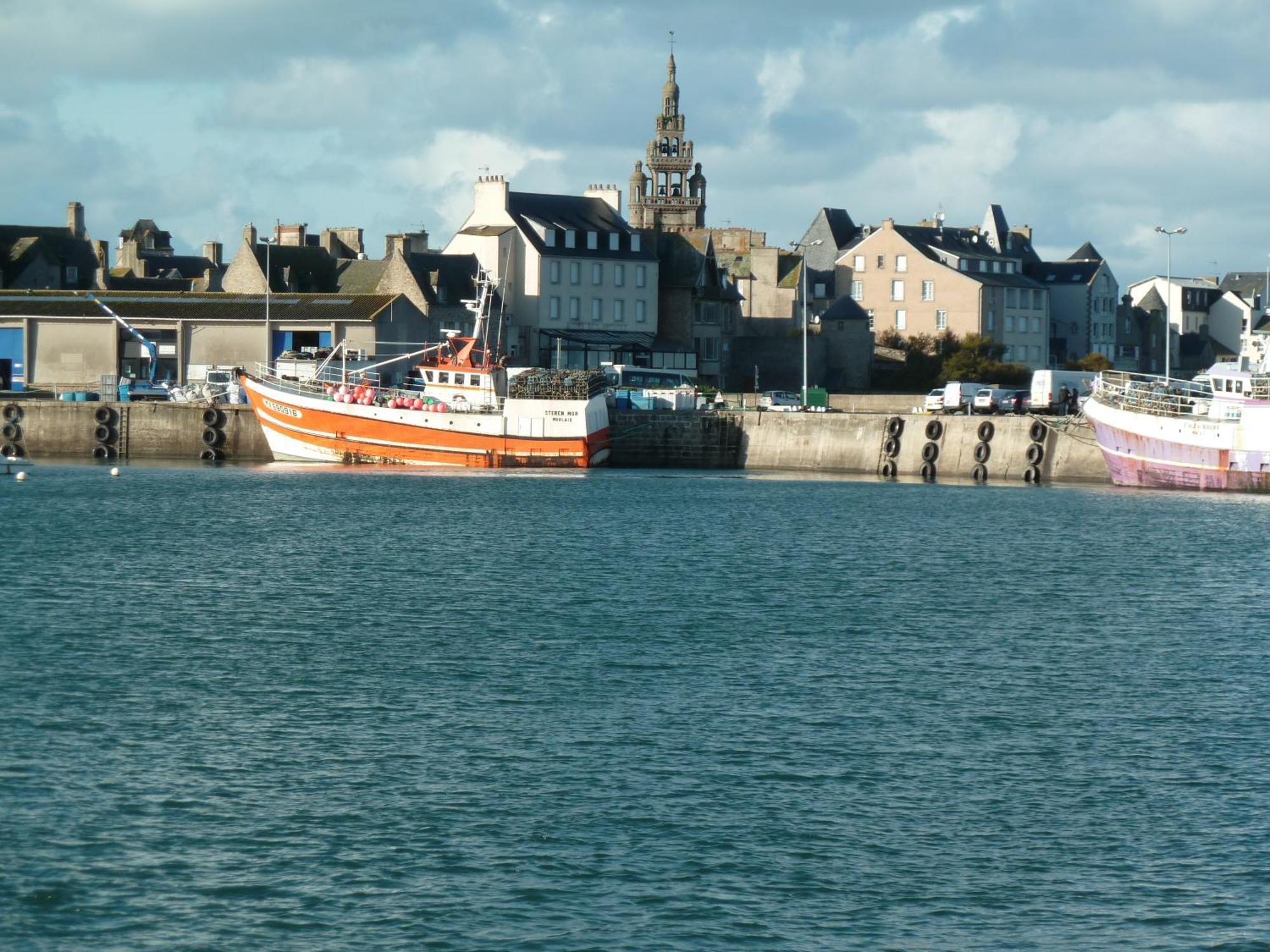 Ibis Roscoff Hotel Bagian luar foto