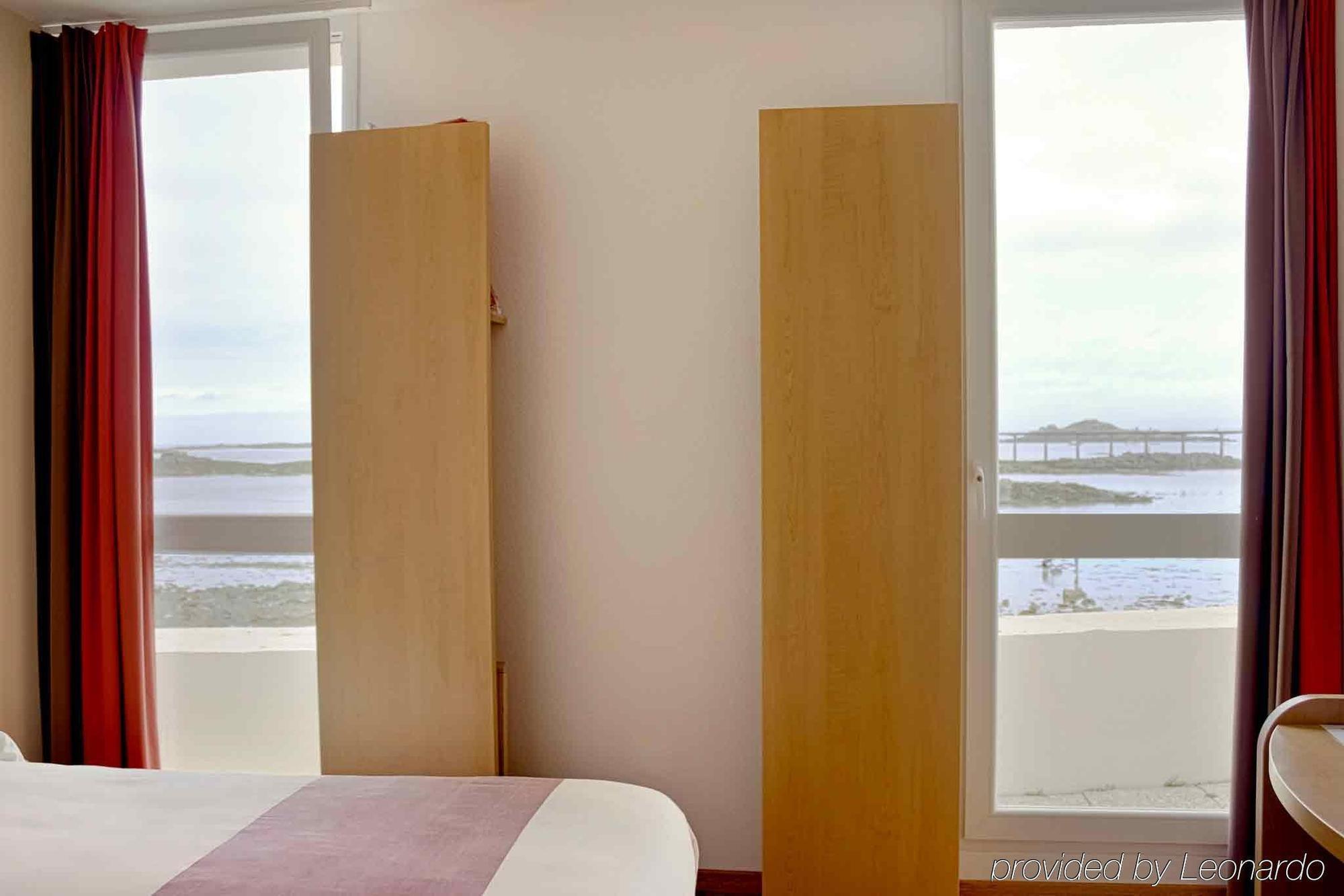 Ibis Roscoff Hotel Bagian luar foto