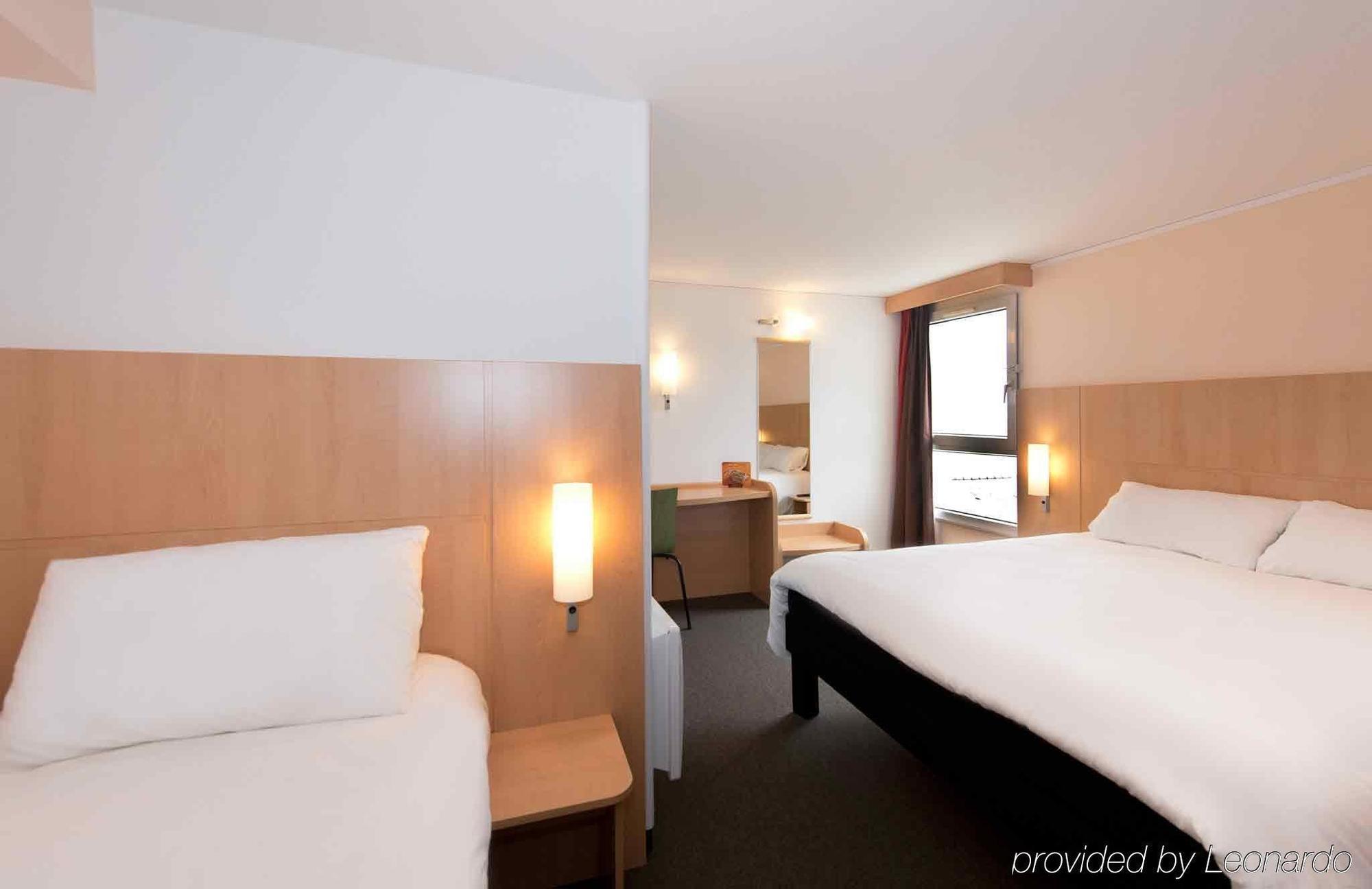 Ibis Roscoff Hotel Bagian luar foto