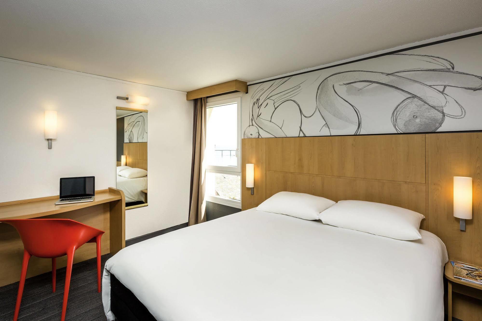 Ibis Roscoff Hotel Bagian luar foto